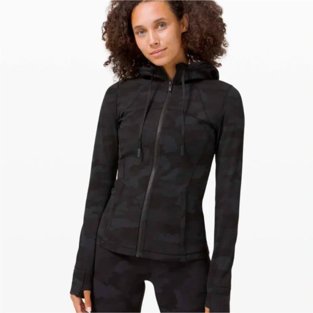 lululemon athletica Black Camo Jacket Sz 4 Outdoor Excersice Gym Preppy